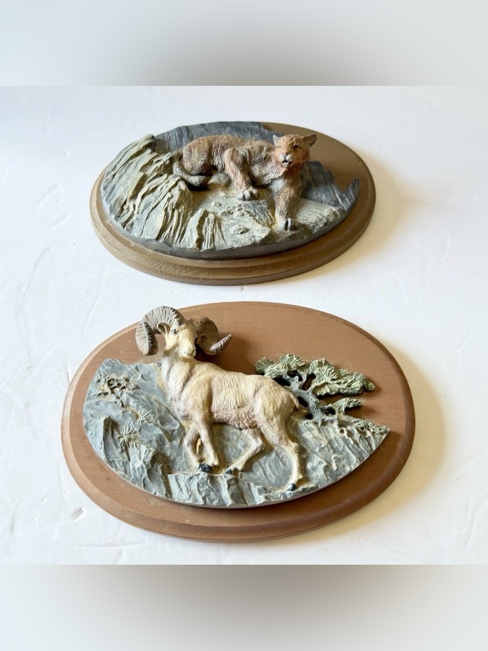 Vintage Avon American Wildlife Collection Set of 2 Wall Plaques 1987